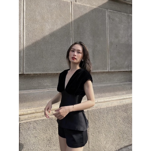 Velvety Top - Áo nhún cổ V nhung cao cấp CEEME