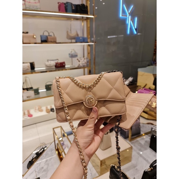 Túi lyn Zoey ô trám khoá tròn kèm ví