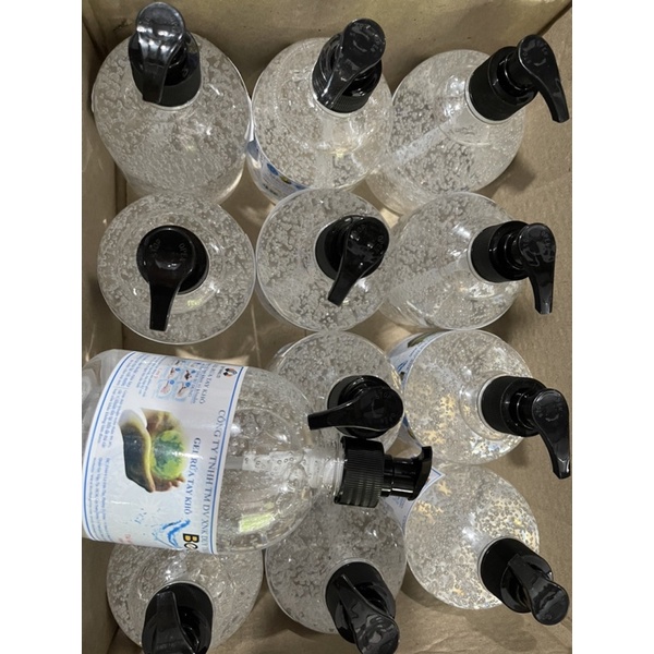 Gel khô sát khuẩn chai 500 ml có vòi xịt .