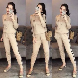 Mẫu bộ nỉ bông có mũ chat dày dan đẹp hàng y hình có 3 màu fonm 55kg tro xuong đang sale giá rẻ hãy đat hàng nhanh trên