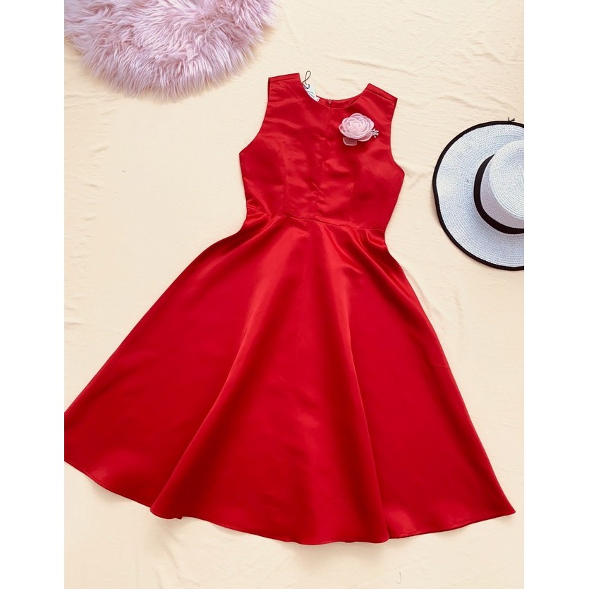 Đầm lụa xoè thiết kế cao cấp form basic 3 lỗ sát nách xinh xinh dài qua gối đi làm | đi tiệc (hàng có nhiều size)