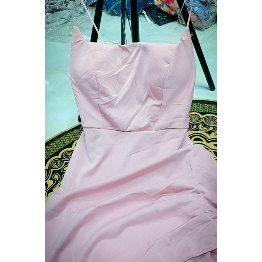 Đầm body 2 dây cup ngực chéo tà có mút và lót quần màu hồng - Jumpsuit ngắn