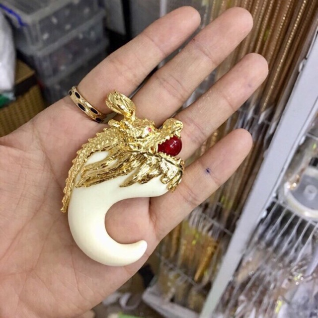 Mặt dây chuyền nam titan siêu bền màu