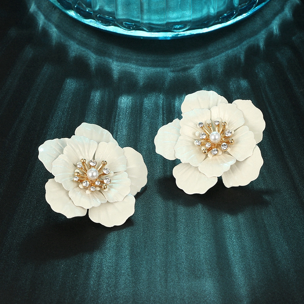 Khuyên tai hình hoa trà trắng đính đá ngọc trai thanh lịch cho nữ