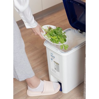 Thùng rác đạp chữ nhật Hiro 15L