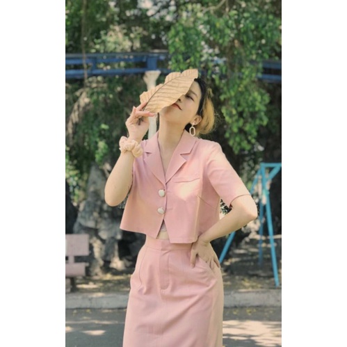 CAM /Bộ áo váy Cẩm Cừ / Áo blazer ngắn tay Cẩm Cừ + chân váy suông Cẩm Cừ