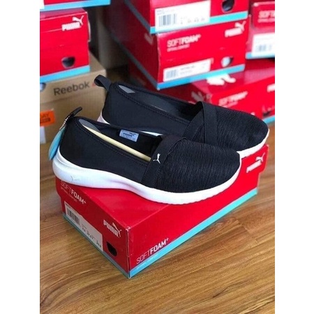 SĂN SALE HÃNG GIÀY NỮ SLIP ON PUMA ĐEN ĐẾ TRẮNG SIZE 37.5VN - 7US 369621 01