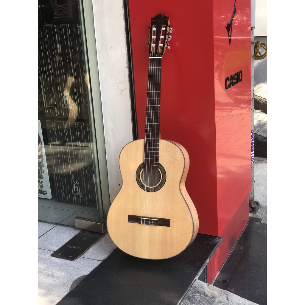 Guitar classic gỗ còng cườm cao cấp (tặng full phụ kiện)