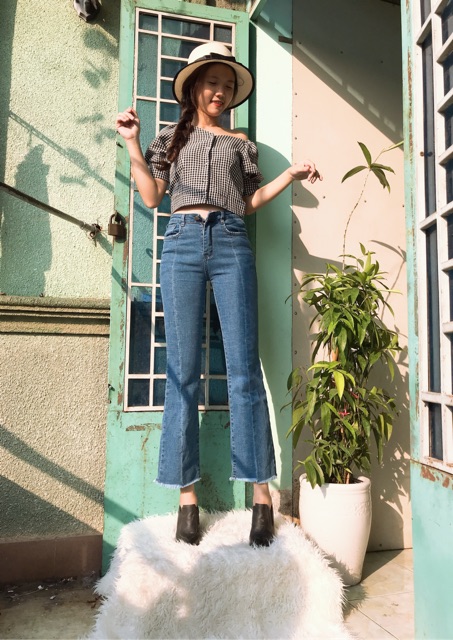 Quần jean dài ống loe, lưng cao