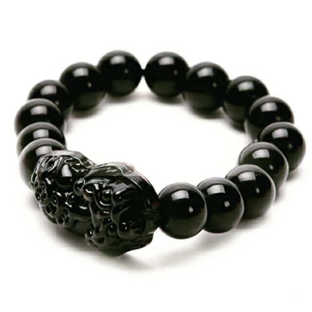 Vòng tay phong thủy mang lại may mắn