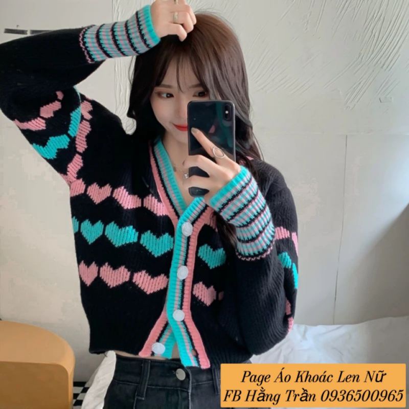 Mã giảm giá mới Áo khoác cardigan len dáng lửng họa tiết hình tim.