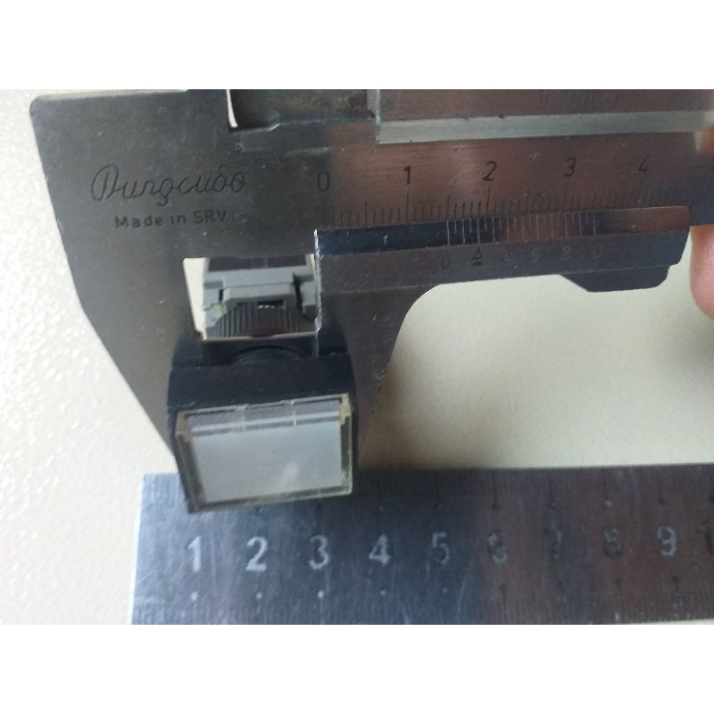 Nút nhấn mặt Chữ Nhật phi 16mm Fuji Japan AH165-TGF AH165TGL