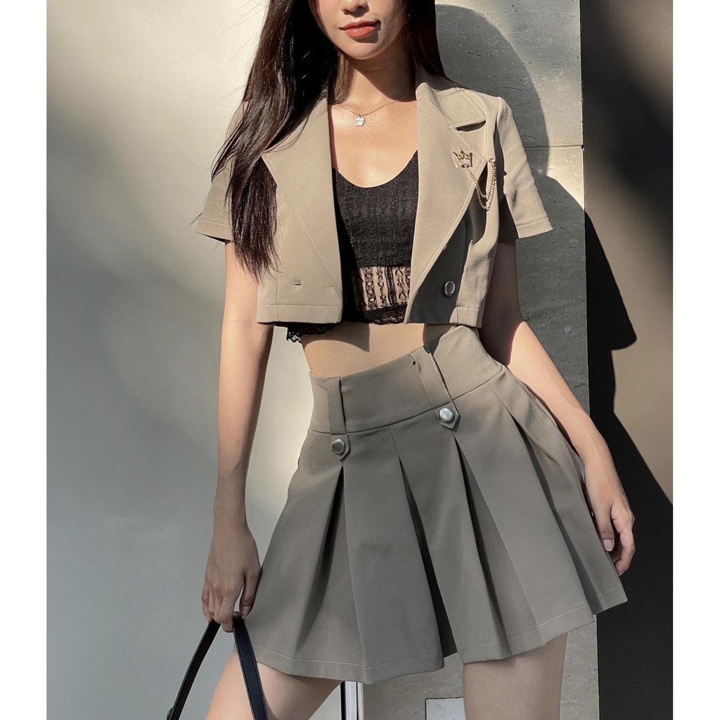 SET blazer crop + váy quần + charm cài áo - ko kèm belt váy QUEEN