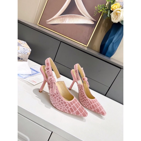 Giày diỏr cao cấp đủ sz 35 đến 40