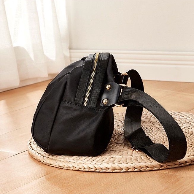 Túi Đeo Chéo Nữ Màu Đen Sang Trọng Thời Trang 2022