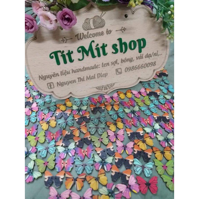 Set cúc gỗ hình con bướm