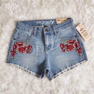 short jeans tua lai thiêu hoa