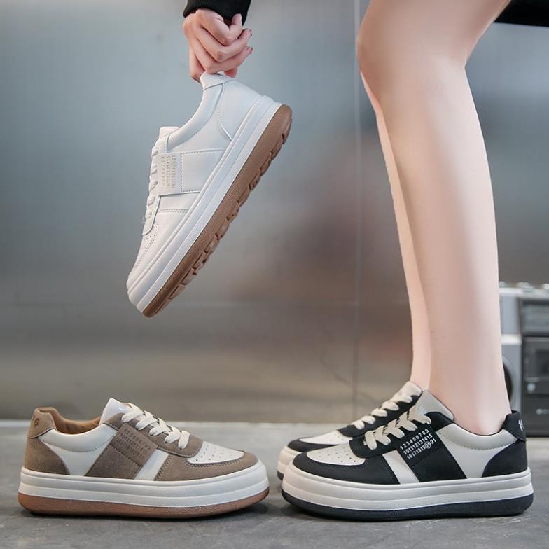 Giày thể thao sneaker đế bánh mì mũi tròn màu đen phong cách Hàn Quốc dành cho nữ