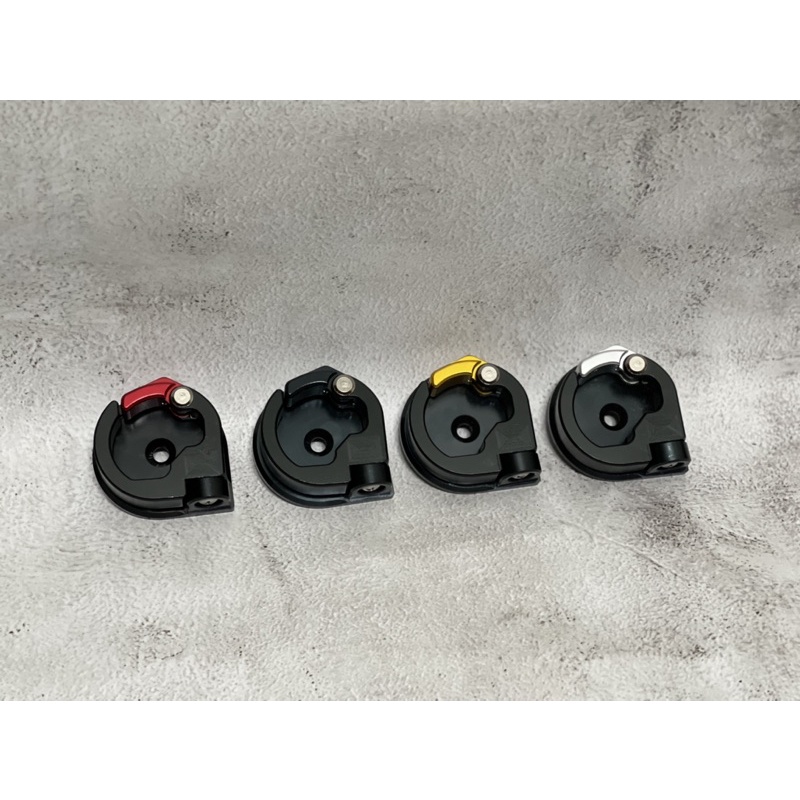 MÓC TREO ĐỒ NHÔM CHO XE VESPA