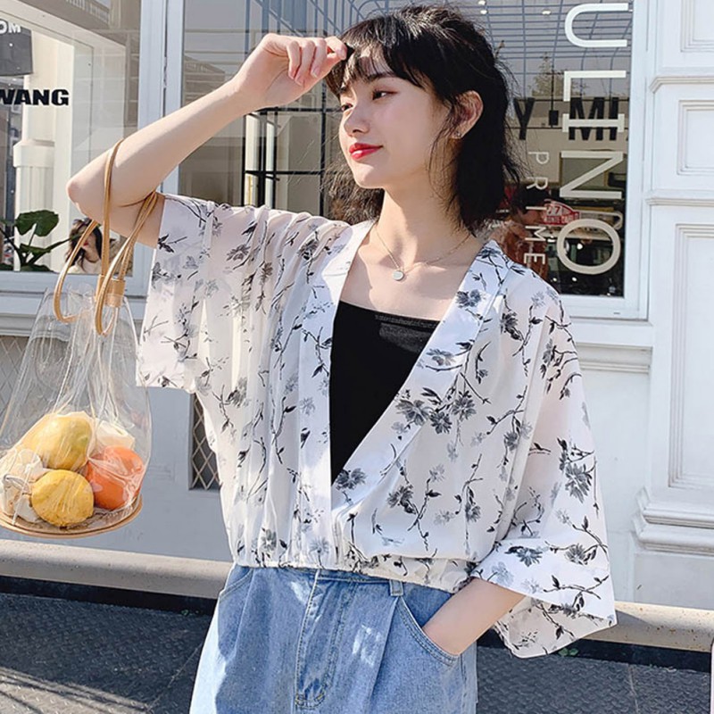 Áo kiểu chất Chiffon hoạ tiết hoa thiết kế cổ chữ V nữ tính