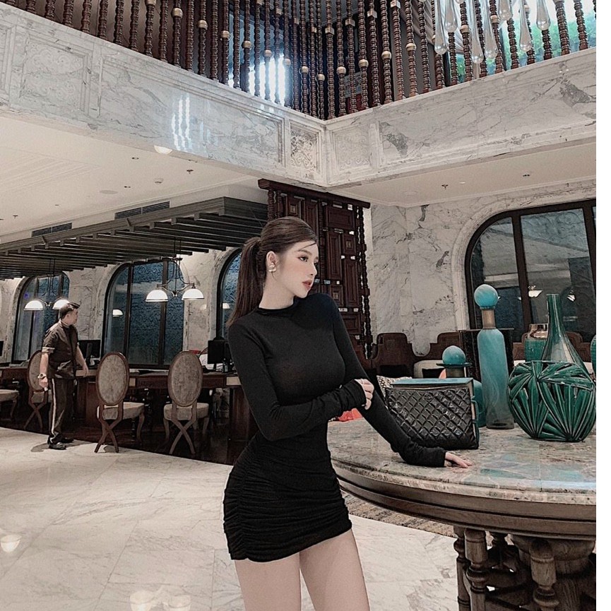 ĐẦM ÔM BODY TAY DÀI NHÚN SƯỜN HAI BÊN CHẤT THUN CO GIÃN TỐT | BigBuy360 - bigbuy360.vn