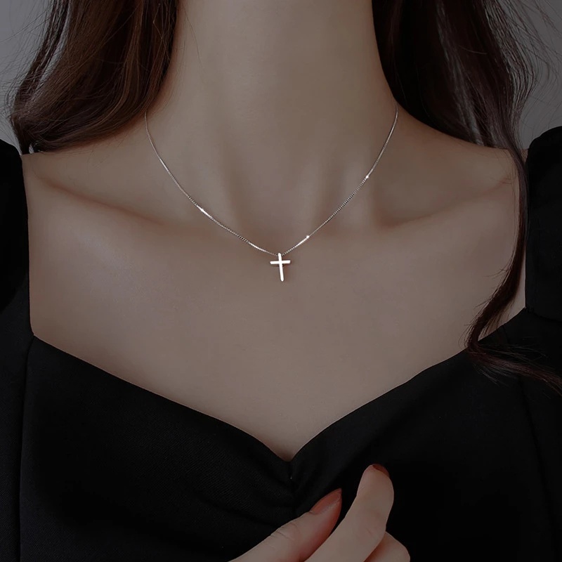 Vòng cổ Choker Bằng Bạc Mặt Chữ Thập Đơn Giản Màu Sắc Cho Nữ