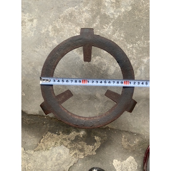 Kiềng 3 chân bằng gang