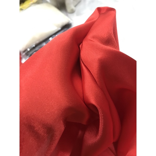 Vải phi lụa màu đỏ tươi mềm rũ -khúc 1m (khổ 1m5)may đầm váy,quần áo dài