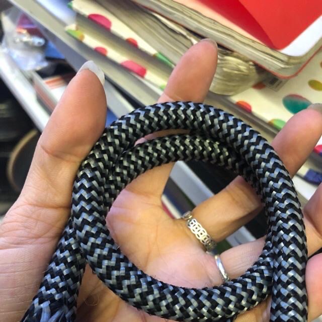 Dây gen vải bọc ngoài dây tín hiệu