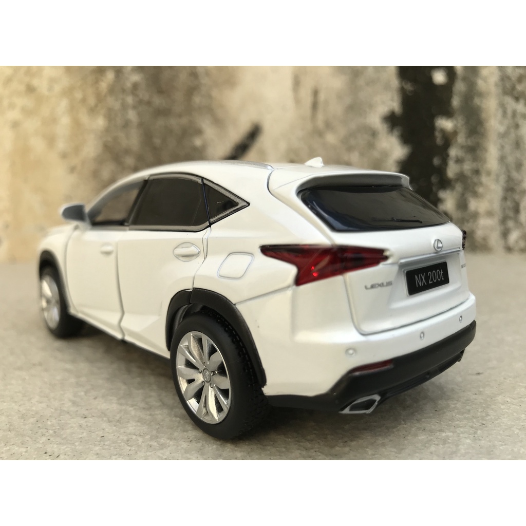 Mô hình xe LEXUS NX200T 1:32