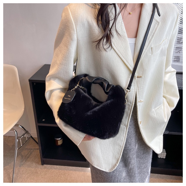 Túi Xách Đeo Vai Phủ Lông Chồn Thời Trang Thu Đông 2022 Dành Cho Nữ