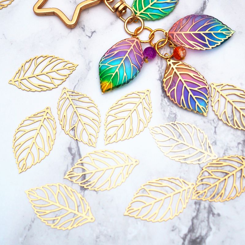 Set 100 Mặt Dây Chuyền Hình Chiếc Lá Bằng Resin UV Charms
