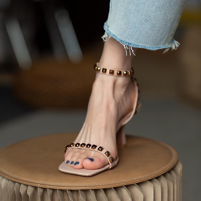 Giày Cao Gót Sandal Đính Đinh Tán Thời Trang Mùa Hè Pháp 2021