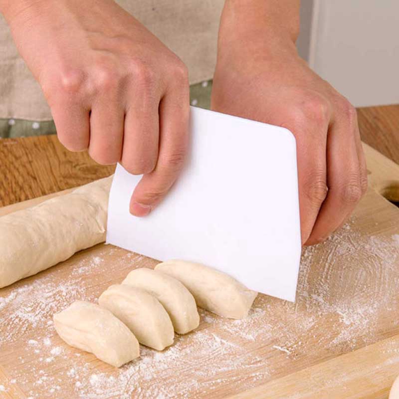 Dụng cụ nạo bột làm bánh tiện lợi
