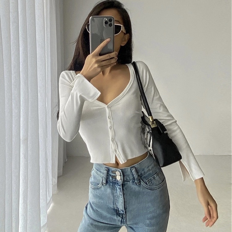Áo Croptop Nữ Gân Tăm, Áo Tay Dài Xẻ Tà Cài Nút - Tharo Clothing