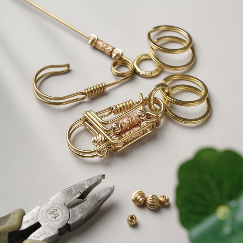 Móc khoá phong thuỷ tỳ hưu vàng ngậm ngọc cao cấp