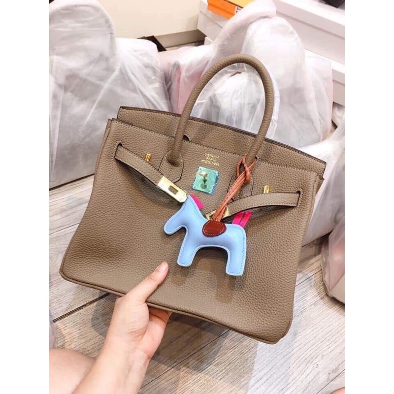 [[BIKINN]Túi Công sở size 30 tặng kèm khăn lụa quấn quai da sần (vỡ hộp) | BigBuy360 - bigbuy360.vn