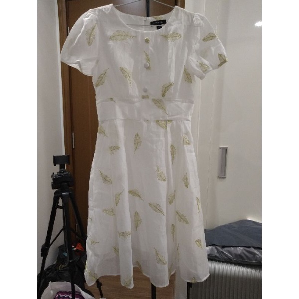 Đầm midi voan organza xoè tay bồng Banana Republic VNXK đầm công chúa xuất khẩu dư xịn dáng A phối nút vải màu trắng