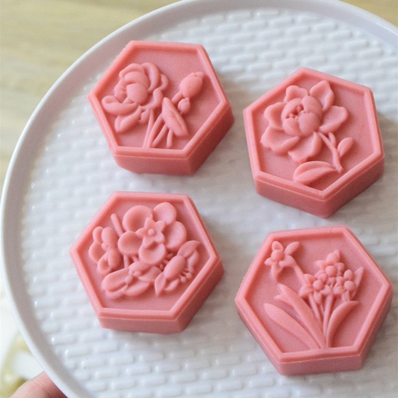 Bộ 50 Khuôn Nhựa Làm Bánh Trung Thu Hình Hoa Dễ Thương