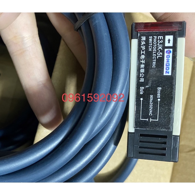 Bộ cảm biến quang E3JK5DM1-5L   90-250v