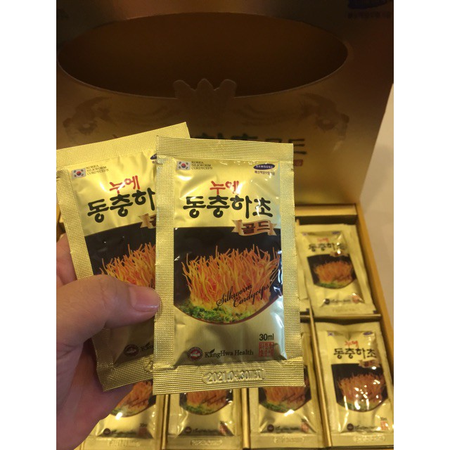 Đông trùng hạ thảo hộp gỗ vàng 60 gói