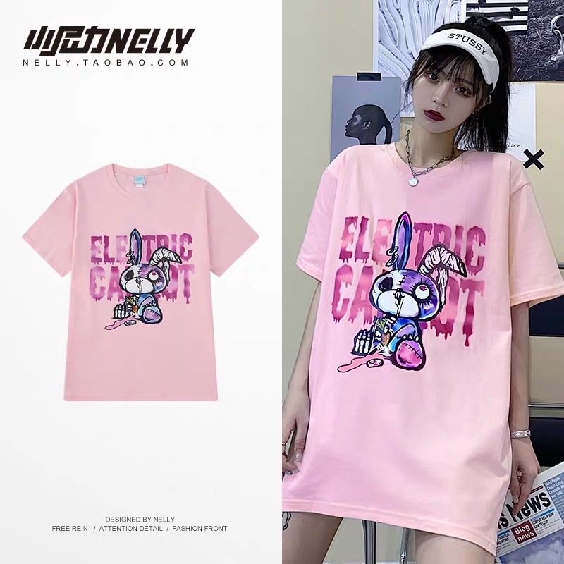 HÀNG CHÍNH HÃNG Áo thun NELLY HEYBIG unisex tay lỡ,hình con gấu đứng giữa dòng chữ mã THDX5934TL.