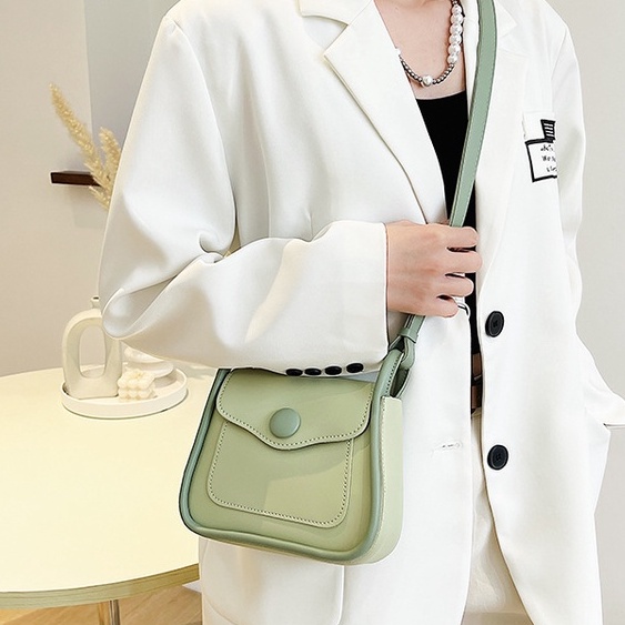 Túi đeo chéo nữ mini hộp da nắp khuy bấm mềm phối màu thời thượng