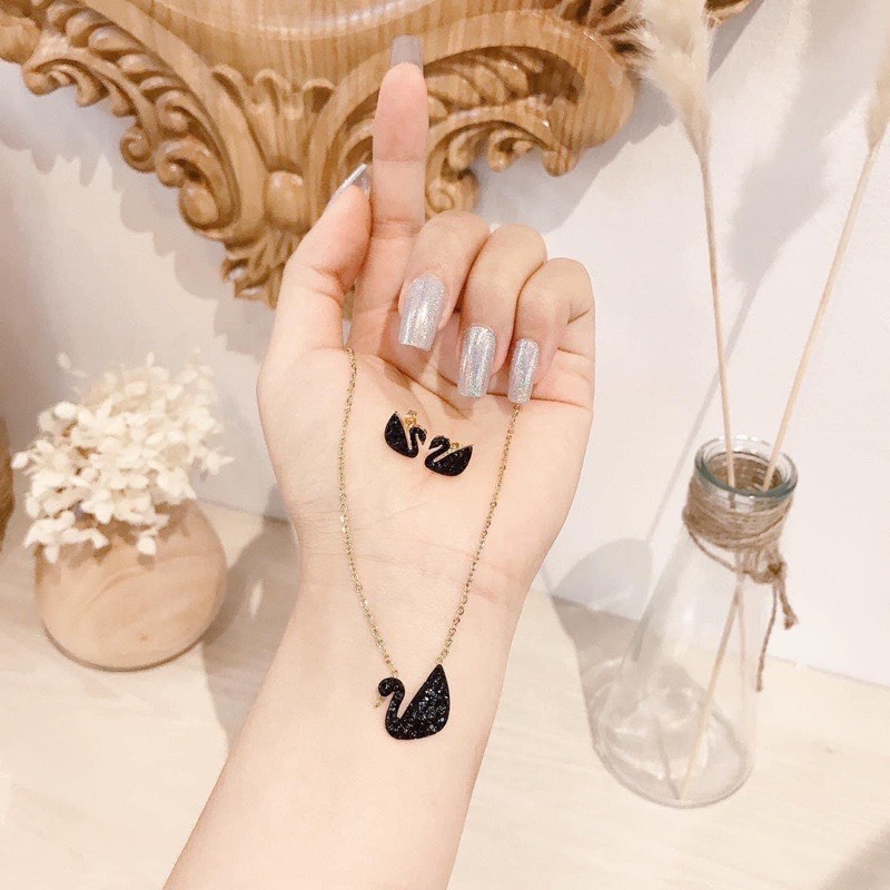 Set titan thiên Nga đen-bộ thiên Nga cao cấp không đen không phải màu( dây chuyền+hoa tai)