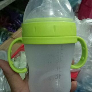 Bình sữa cho bé