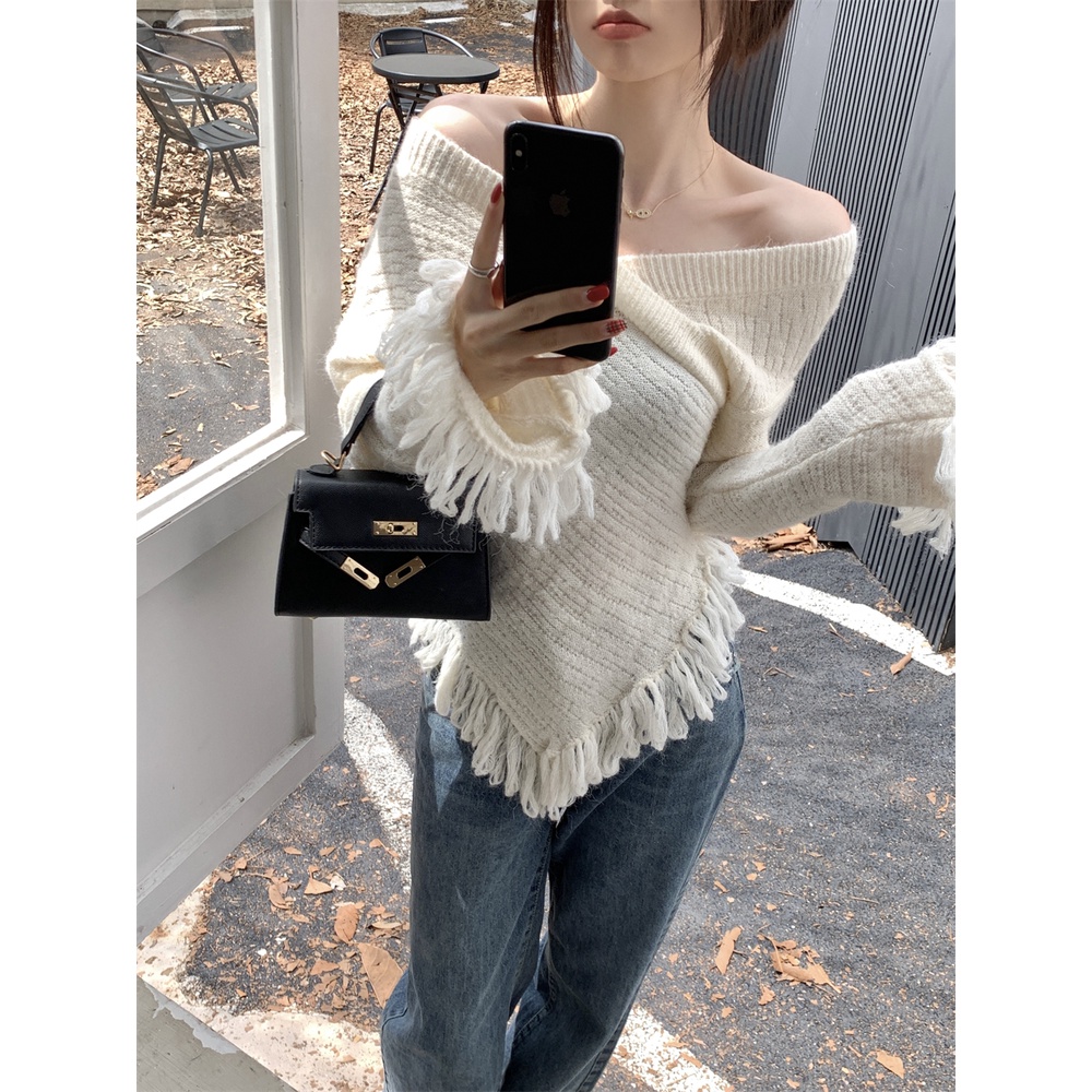 「MOTEL7」Áo Sweater Cổ Chữ V Tay Loe Tua Rua Thiết Kế Không Đều Cao Cấp Ngọt Ngào Và Spicy ~ Một Vai Cho Nữ