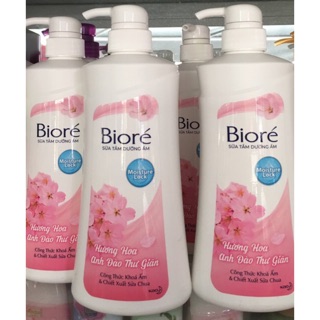 Sữa tắm Biore hương hoa thư giãn 530g