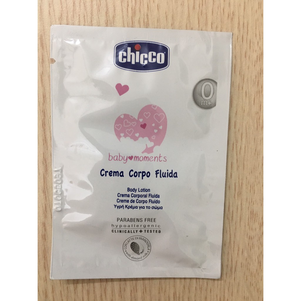 Sữa dưỡng thể Chicco cho bé từ 0 tháng chiết xuất Hạnh nhân Chai du lịch và Gói dùng thử