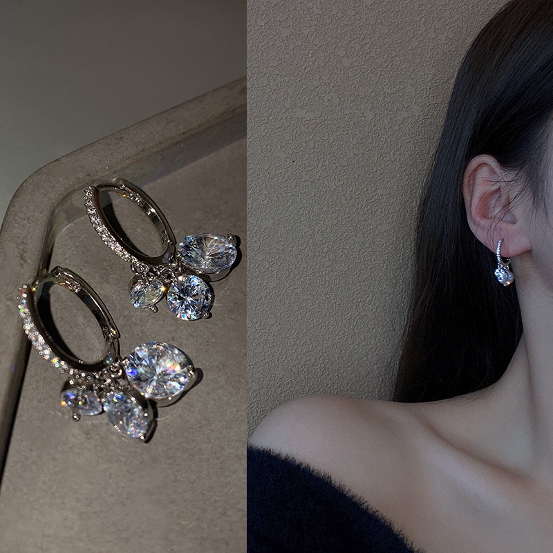 Đôi Khuyên Tai Nữ Đính Đá Lấp Lánh Thời Trang