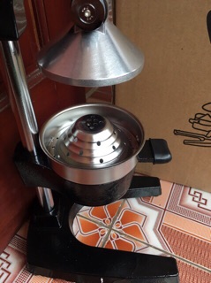 Máy ép cam, bưởi bằng tay